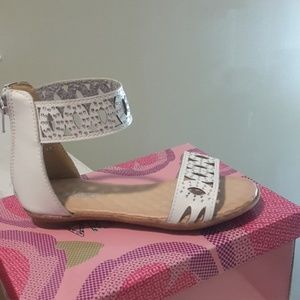 👠NIB👠 little Girls white sandals